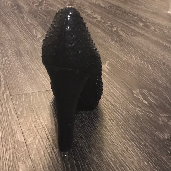 Ladies high heel black shoe - Picture 4 of 4
